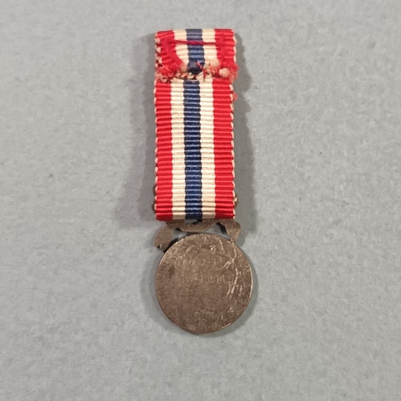FRANCE REDUCTION DE LA MEDAILLE D'HONNEUR POUR ACTE DE COURAGE ET DEVOUEMENT MODELE 4 ET 5 ème REPUBLIQUE